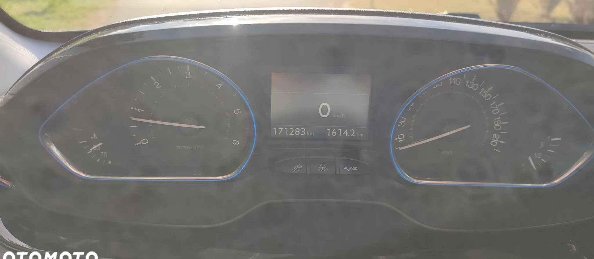 Peugeot 2008 cena 46900 przebieg: 171250, rok produkcji 2018 z Zawiercie małe 254